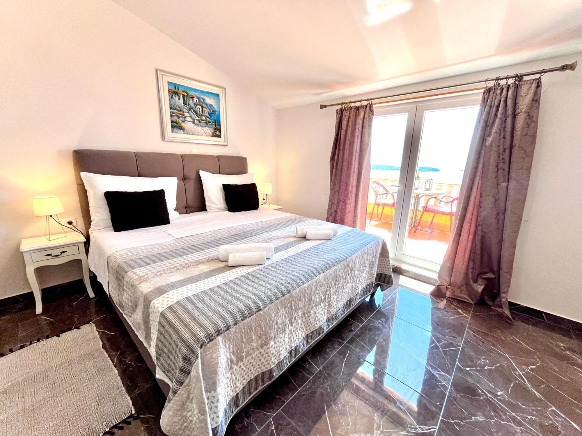 Apartments Sunset Mlini Bilik gambar