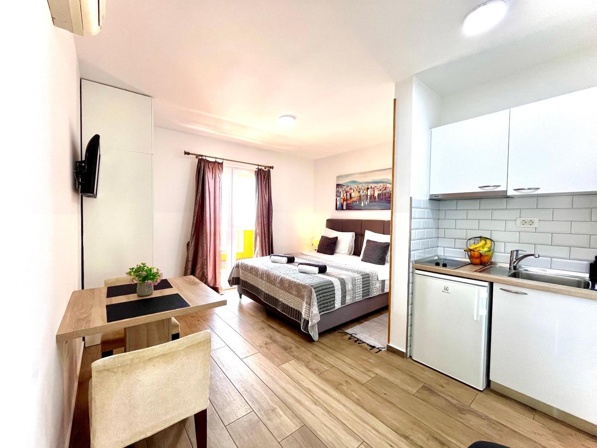 Apartments Sunset Mlini Bilik gambar