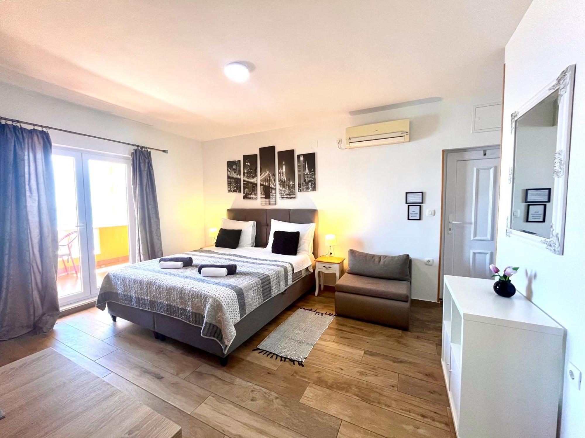 Apartments Sunset Mlini Bilik gambar